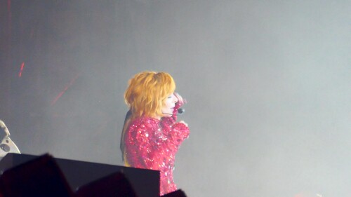 Mylene-Farmer---Desenchantee-4-Lille-03.06.2023.mp4