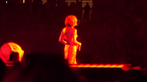 Mylene-Farmer---Que-lAube-est-belle-2-Lille-03.06.2023.mp4