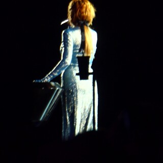 Mylene-Farmer---Que-lAube-est-belle-Lille-03.06.2023