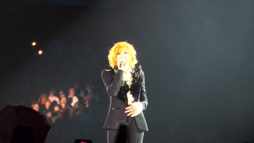 Mylene-Farmer---Rallumer-les-etoiles-2-Lille-03.06.2023.mp4